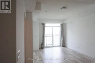 195 Bonis Ave in Toronto, ON - Building Photo - Building Photo