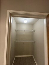 1332 Geneva Dr in Palatine, IL - Building Photo - Building Photo