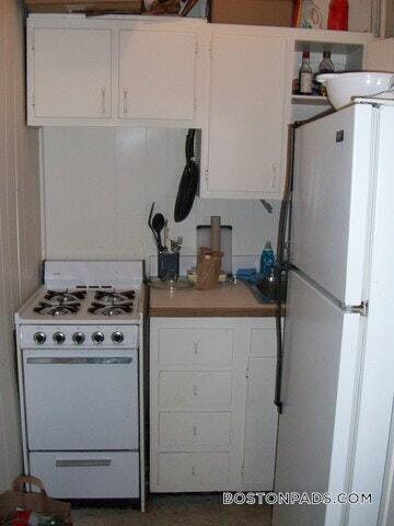 1638 Commonwealth Ave in Boston, MA - Building Photo - Building Photo