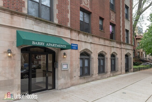 633 W Barry Ave, Unit A07C
