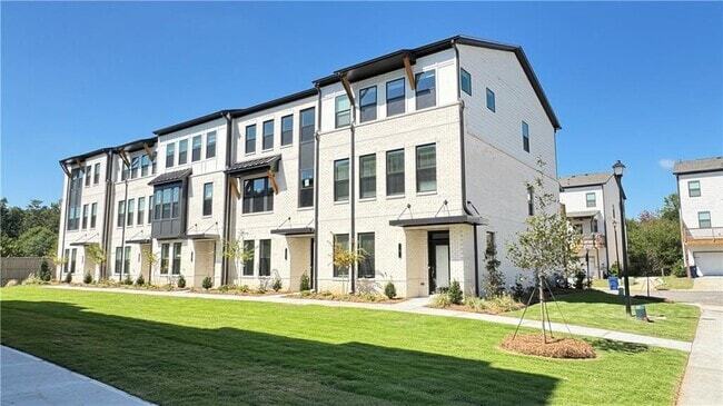 7 Peeples Dr in Lawrenceville, GA - Building Photo