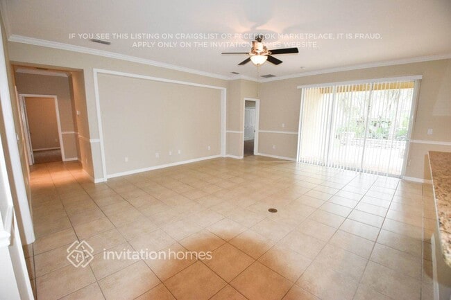 15612 Starling Water Dr in Lithia, FL - Building Photo - Building Photo