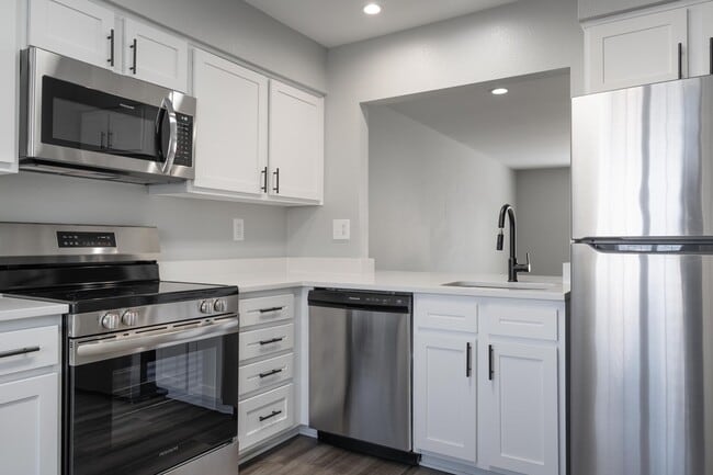 Villas at Greenview West in Great Mills, MD - Building Photo - Building Photo