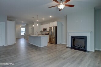 4409 Finch Ln in Wilmington, NC - Building Photo - Building Photo