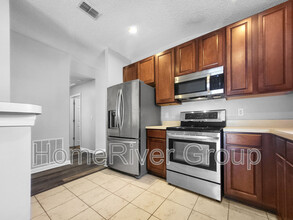 680 Southland Ln in Orange Park, FL - Building Photo - Building Photo