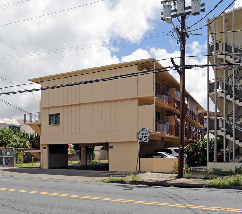 1007 Kapahulu Ave in Honolulu, HI - Building Photo