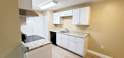 2 Squire Ct, Unit 3 in Natick, MA - Building Photo - Building Photo
