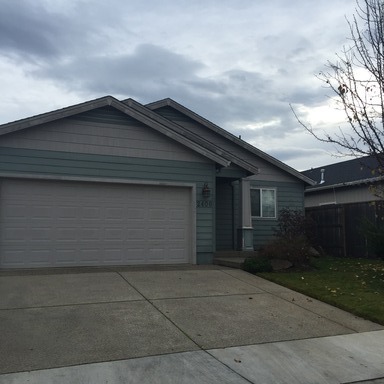 2406 Granite Ct in White City, OR - Building Photo