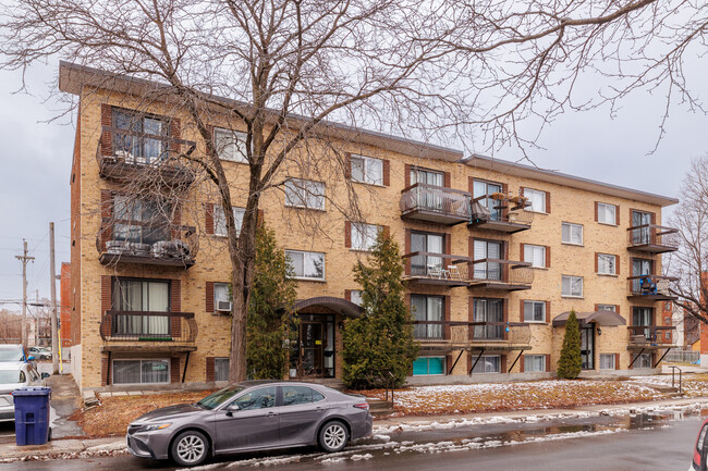 530 De Roanne Rue