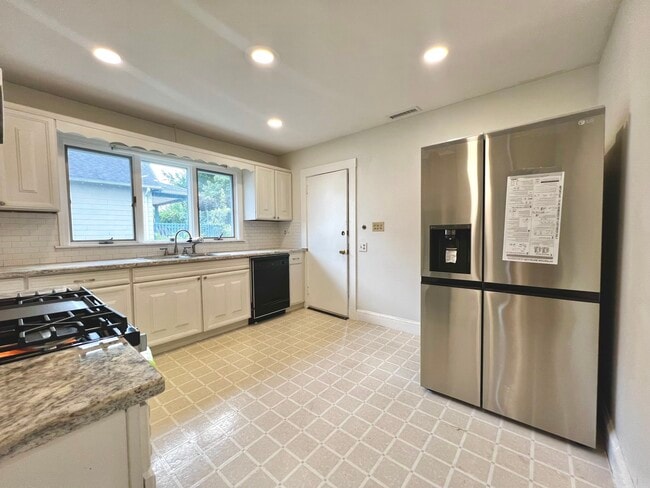 property at 58 Edgecliff Rd