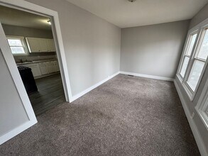 1155 12th Ave in Moline, IL - Building Photo - Building Photo