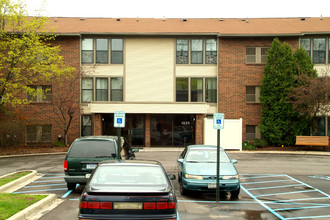 Devon Square Apartments in Ferndale, MI - Building Photo - Building Photo