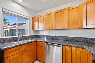 128 W Escalones in San Clemente, CA - Building Photo - Building Photo