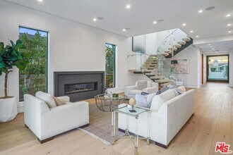 14822 Hesby St in Los Angeles, CA - Building Photo - Building Photo