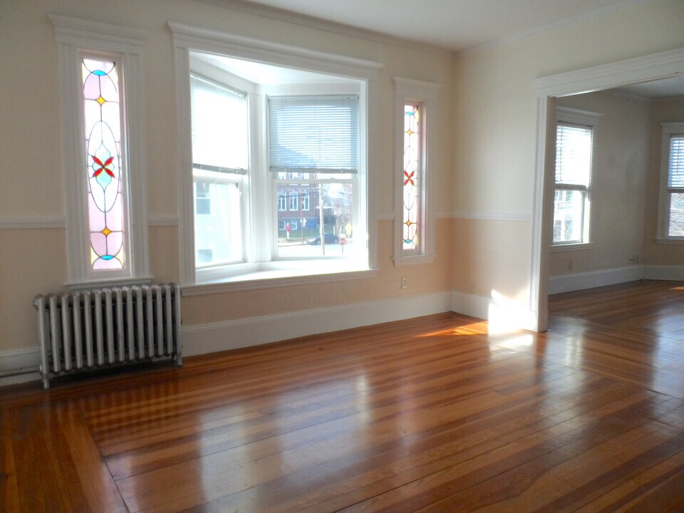 9 Willard Ave, Unit 2 in Medford, MA - Building Photo