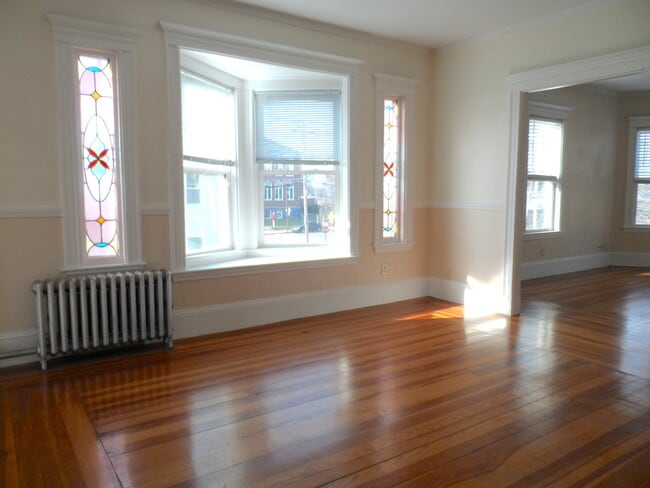 9 Willard Ave, Unit 2