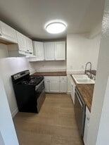 21801 Roscoe Blvd, Unit 236 in Canoga Park, CA - Building Photo