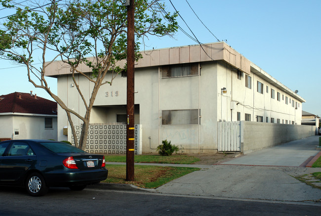 319 Stepney St in Inglewood, CA - Building Photo - Building Photo