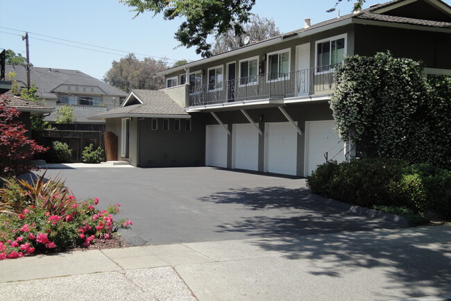 2327 Pauline Dr in San Jose, CA - Building Photo - Building Photo