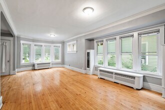 2925 N Murray Ave in Milwaukee, WI - Building Photo - Building Photo