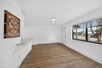 2633 NE 13th Ave in Pompano Beach, FL - Building Photo - Building Photo