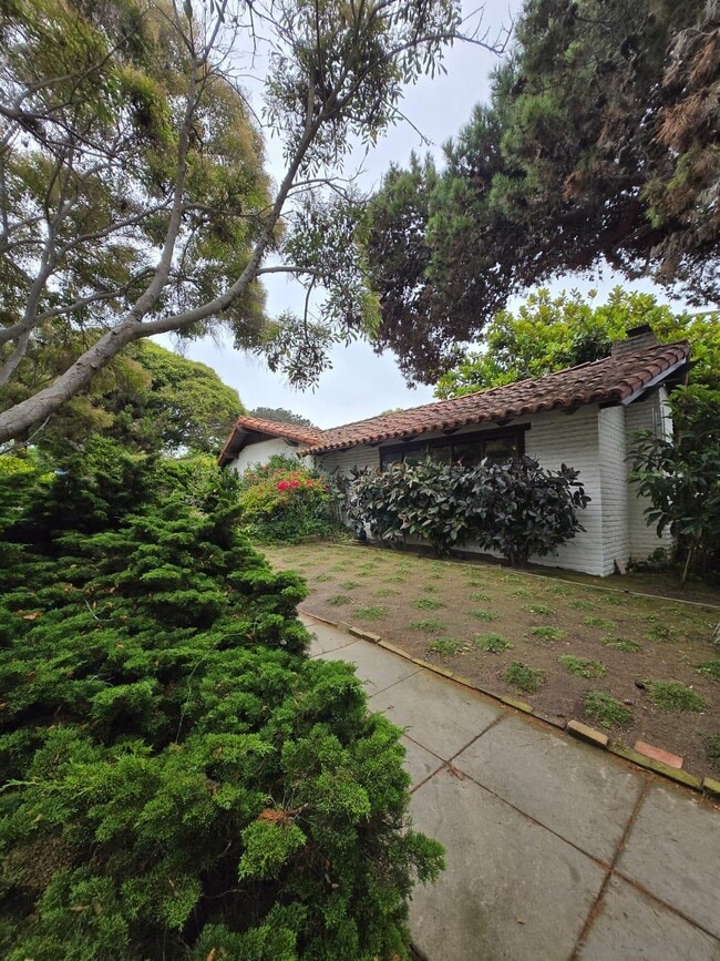525 Midway St in San Diego, CA - Building Photo - Building Photo