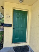 15 NW 70th St in Miami, FL - Building Photo