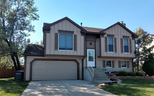 property at 205 W Cornwall Ct