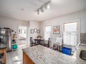 322 Beacon St, Unit 1 in Somerville, MA - Building Photo - Building Photo