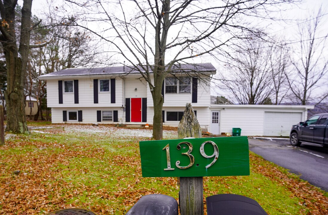 139 Honness Ln, Unit B in Ithaca, NY - Building Photo