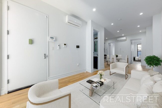 NO FEE! NEW 3 BED floor-thru in Bed Stuy B in Brooklyn, NY - Building Photo - Building Photo