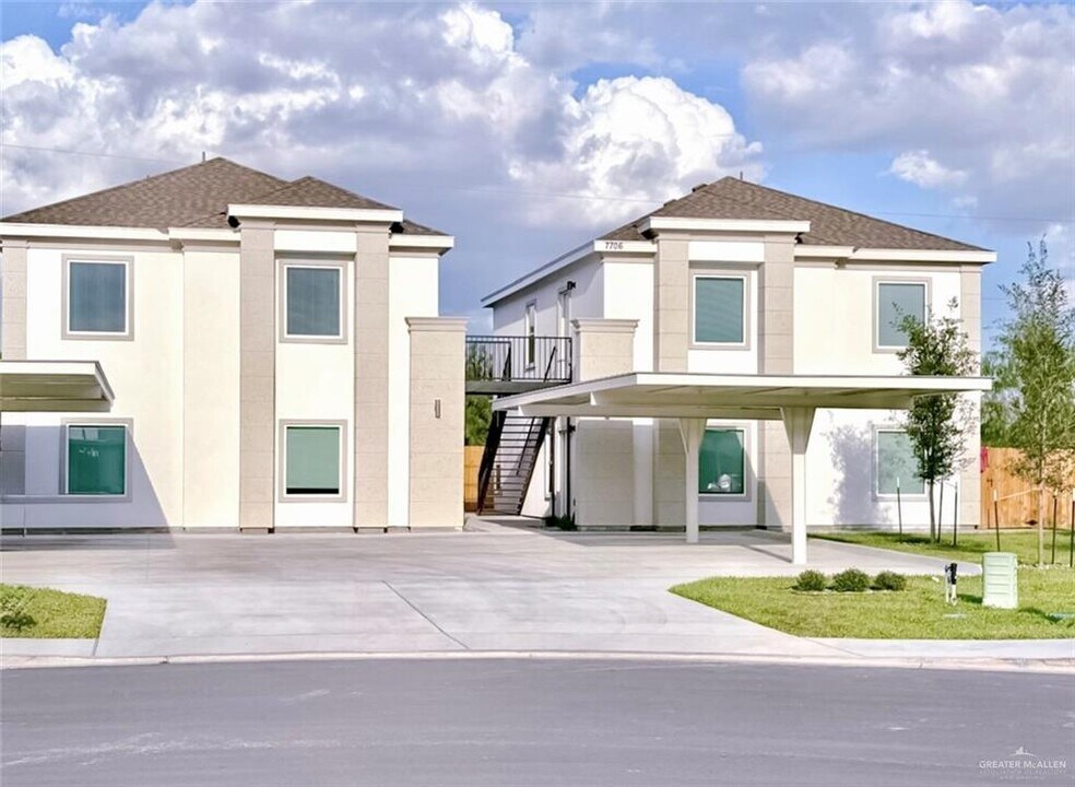 9 N 58th Ln in Mission, TX - Building Photo