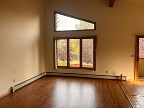 1931 Congress Cir in Anchorage, AK - Building Photo - Building Photo