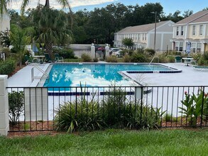 13536 Embassy Park Ct in Dade City, FL - Building Photo - Building Photo