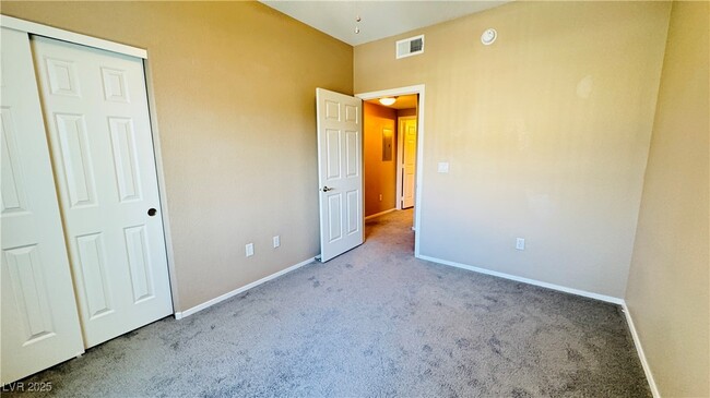 property at 2291 W Horizon Ridge Pkwy