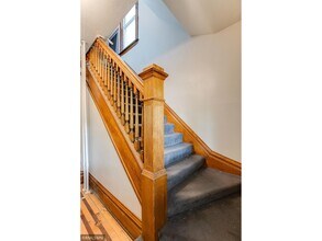 715 6th Ave SE, Unit Upper in Minneapolis, MN - Building Photo - Building Photo