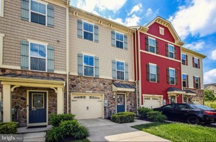 527 Fox River Hills Way in Glen Burnie, MD - Building Photo