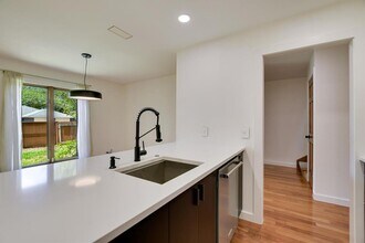 3318 Foster Ln in Austin, TX - Building Photo - Building Photo