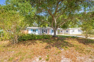 1500 San Mateo Dr in Dunedin, FL - Building Photo - Building Photo