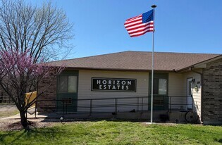 604 S Polk St, Unit HZ102 in Maysville, MO - Building Photo