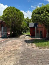 609 W 39th St in Hialeah, FL - Building Photo - Building Photo