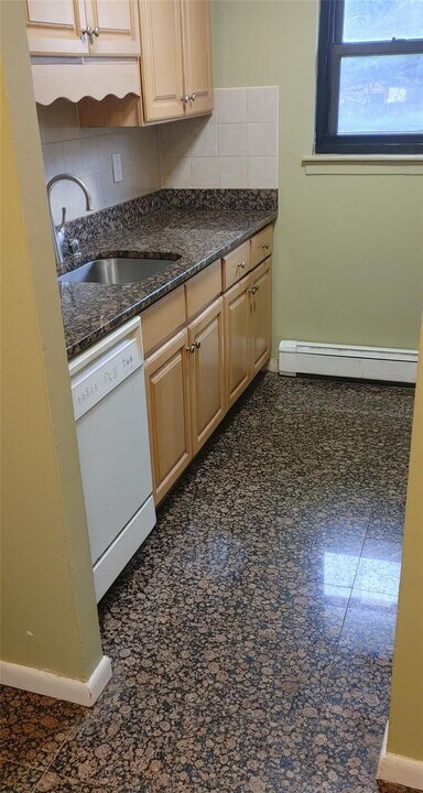 106 Union Rd in Spring Valley, NY - Building Photo