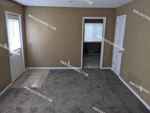 10006 Drury Ave in Kansas City, MO - Building Photo - Building Photo