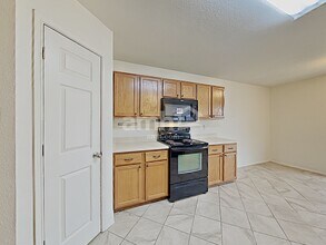 9715 Woodland Pines in San Antonio, TX - Building Photo - Building Photo