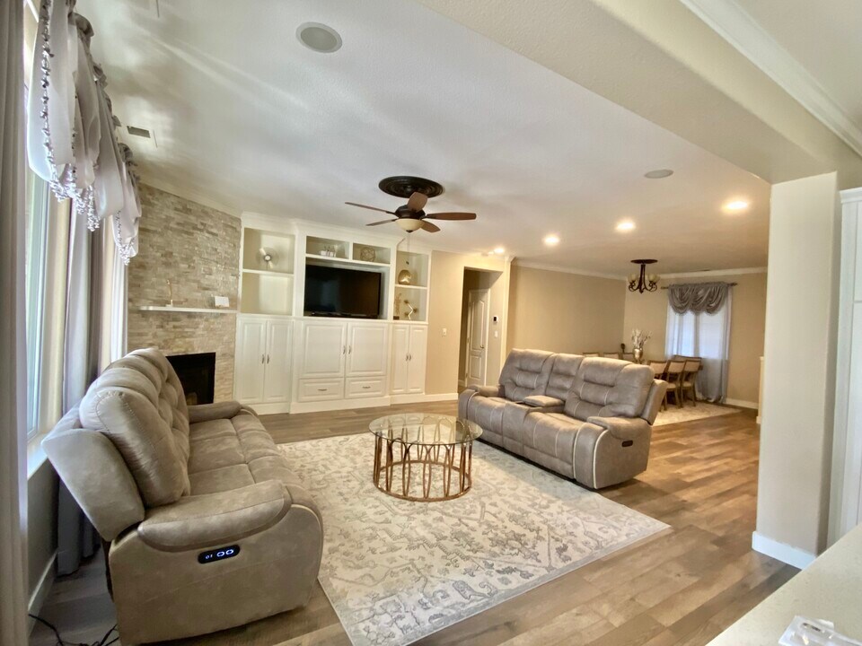 8654 N Heartland Way in Fresno, CA - Building Photo