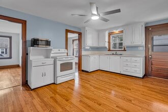 10 Mulvanity St in Nashua, NH - Building Photo - Building Photo