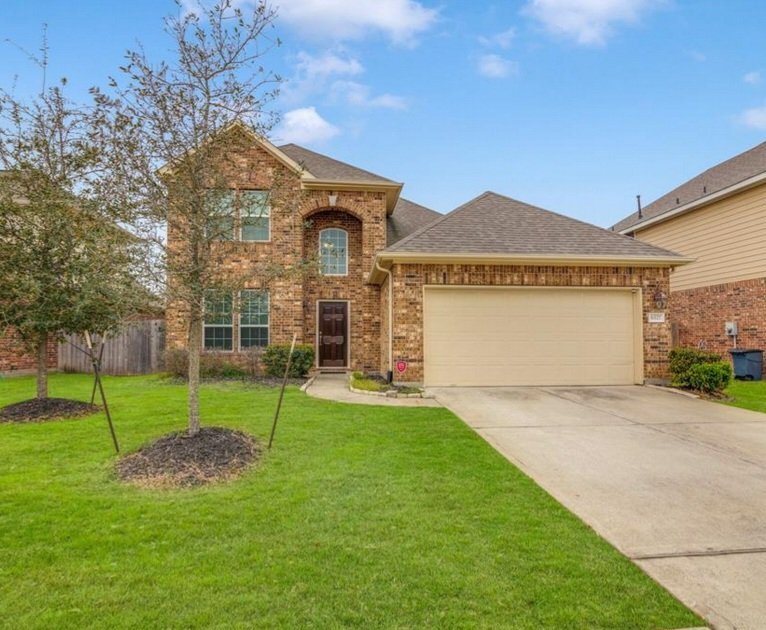 6527 Hunters Trace Ln in Baytown, TX - Building Photo