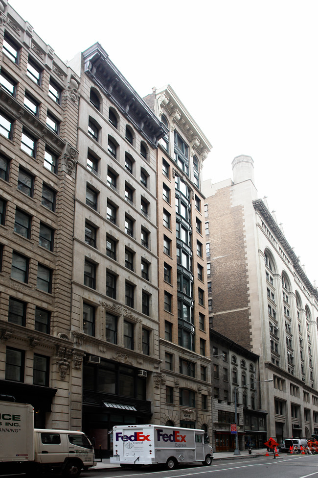 9 W 20th St in New York, NY - Building Photo - Building Photo