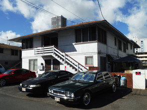 2630 Maunawai Pl in Honolulu, HI - Building Photo - Building Photo