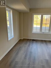 3 Kingbird Cmn in Cambridge, ON - Building Photo - Building Photo